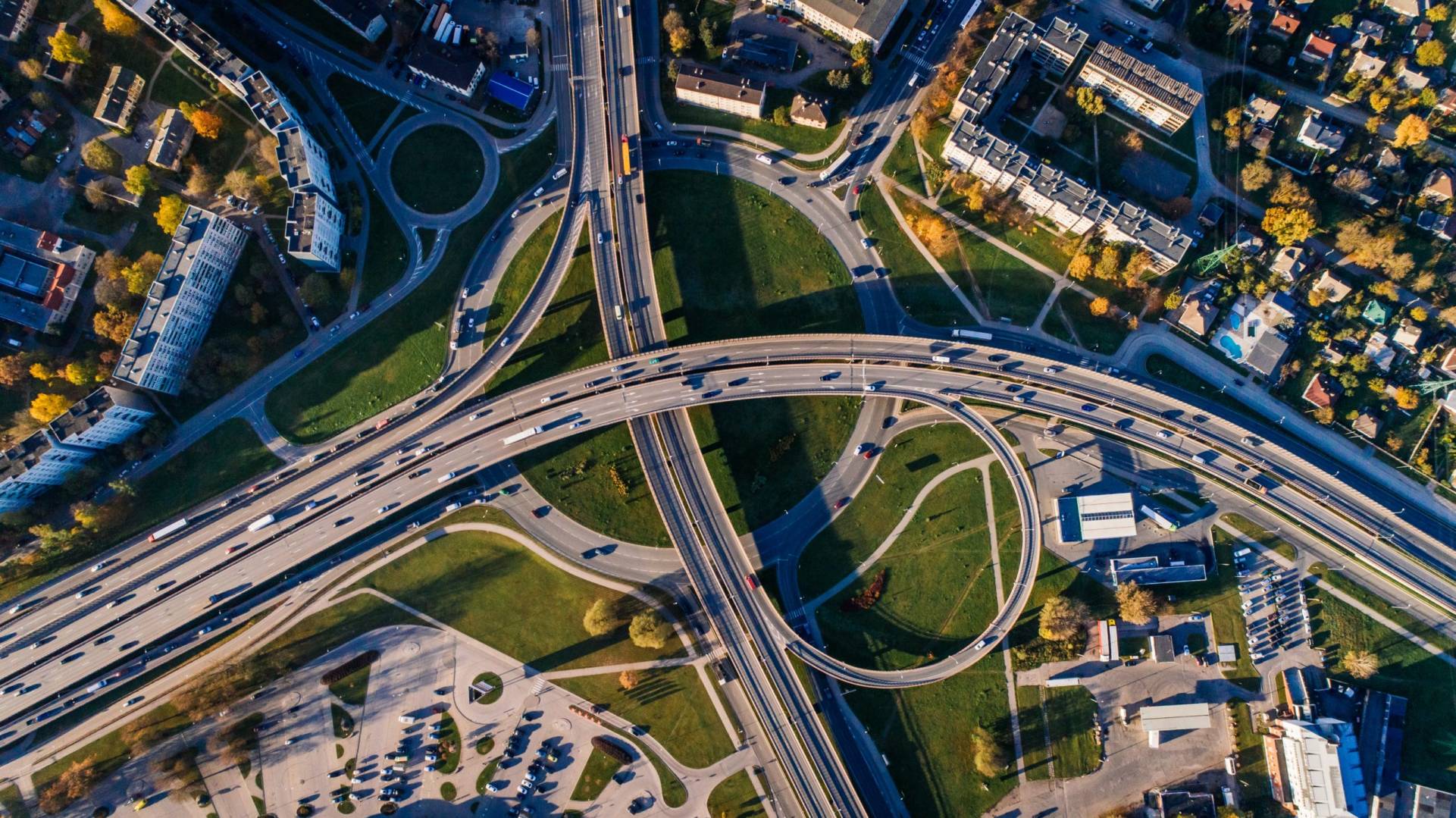 Installez votre borne de recharge pour véhicule électrique grâce à la solution collective "colonne horizontale", sans frais pour la copropriété